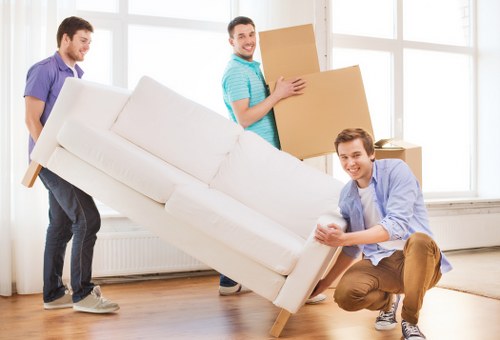 Local packing support for office and commercial relocation in East London